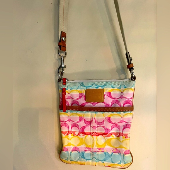 Coach Hampton Swingpack - GUC - Picture 2 of 8